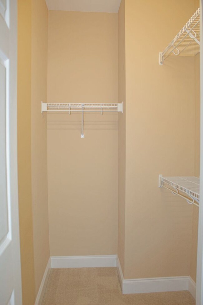 Building Photo - For Rent - Charming 3BR/2BA Home in Macken...