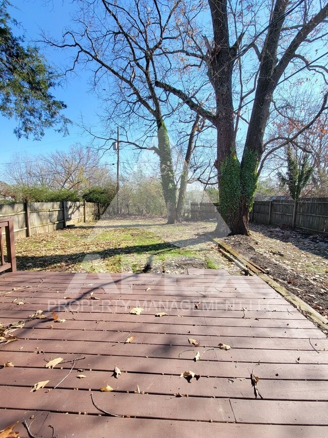 Building Photo - Renovated - Craftsman Style 2 Bd 1- Ba Sin...