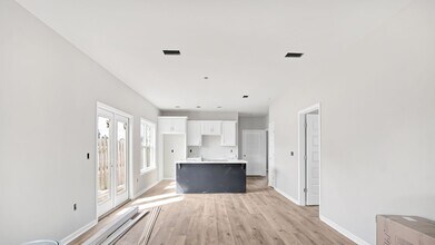 Building Photo - *** MOVE IN SPECIAL *** 3 BED 2 BATH