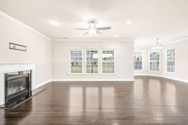 Building Photo - 8608 Lavender Pl