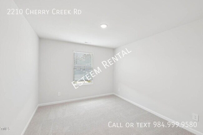 Building Photo - 2210 Cherry Crk Rd