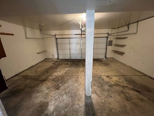 Building Photo - Long Realty & Property Management - Large ...