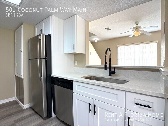 Building Photo - 501 Coconut Palm Way