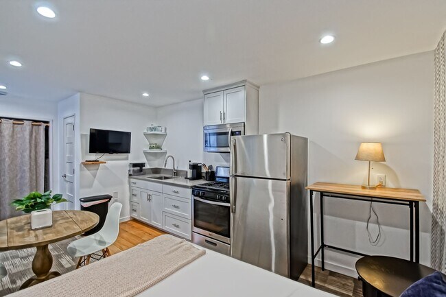 Building Photo - 200-202 39th Street