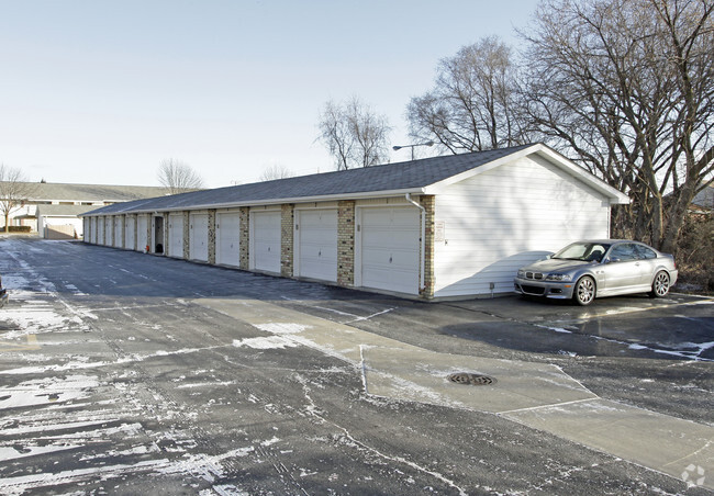 Garages - Lakewood Apartments