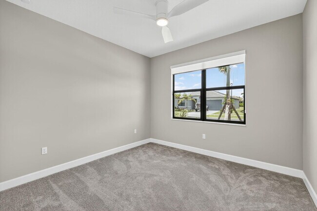 Building Photo - 12522 SW Emerald Estuary Ter