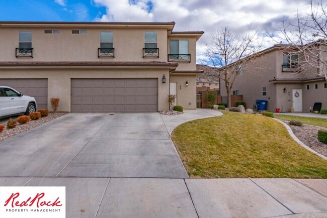 Building Photo - Spacious 4 Bedroom, 2.5 Bathroom Centrally...