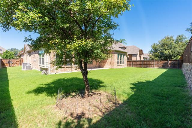 Building Photo - 7636 Yearling Dr