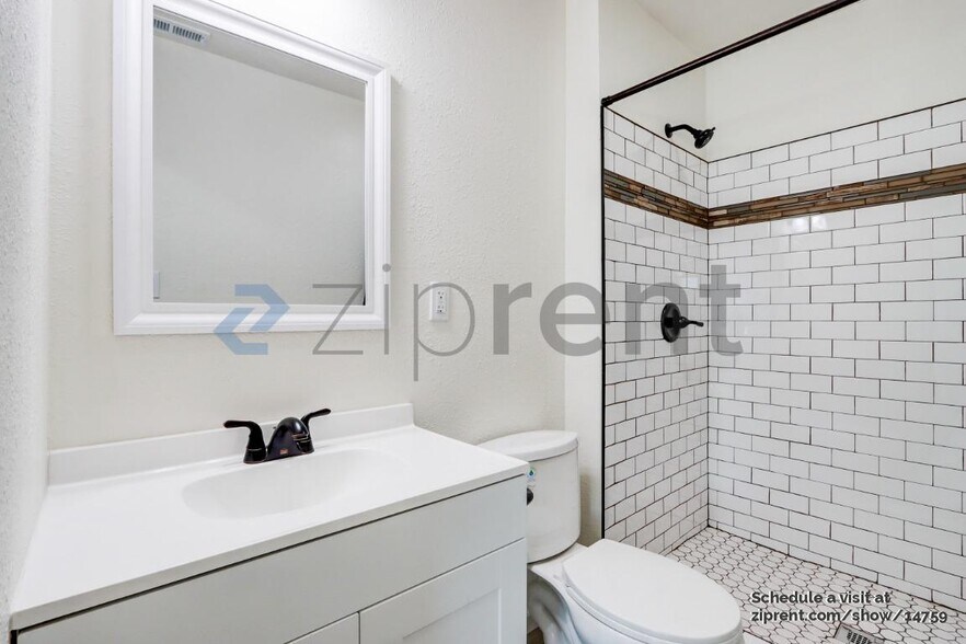 Building Photo - 6102 Templeton Dr