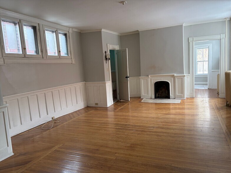 Building Photo - 7 Union St