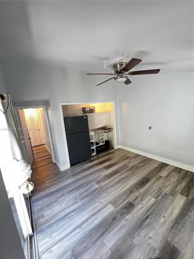 Building Photo - 1412 NE 17th Ct