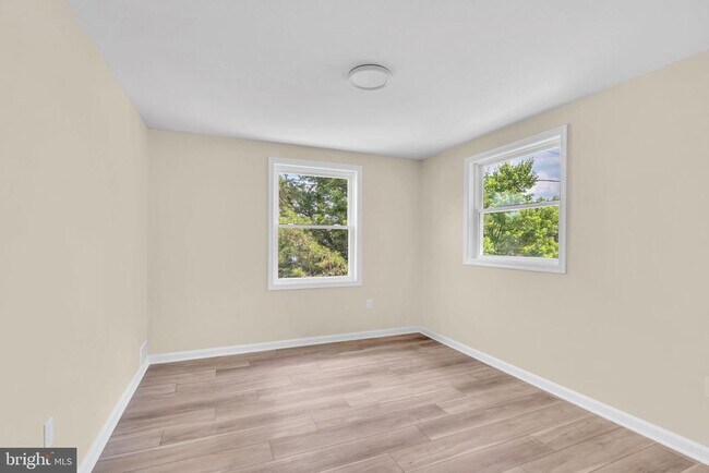 Building Photo - 7536 Abbington Dr
