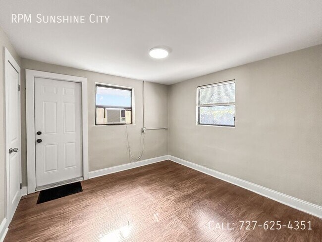 Building Photo - 1515 E 31st Ave