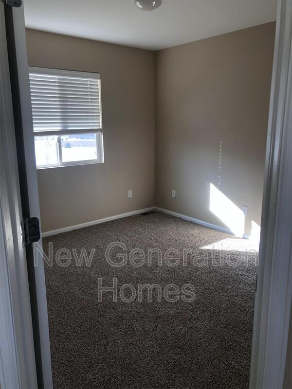 Building Photo - 815 Diamond Rim Dr