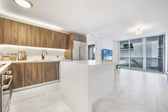 Building Photo - 488 NE 18th St