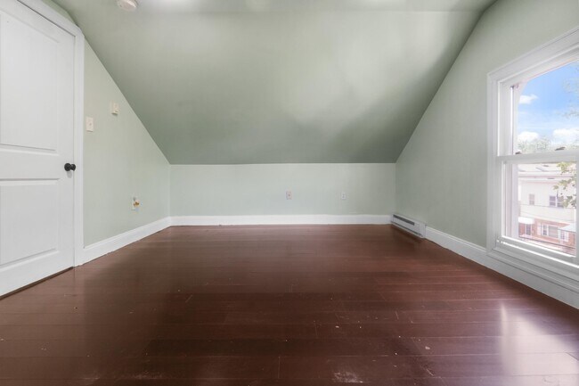 Building Photo - 271 Cator Ave