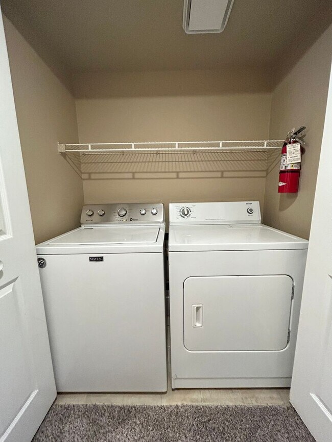 Building Photo - 3757 S Gekeler Ln
