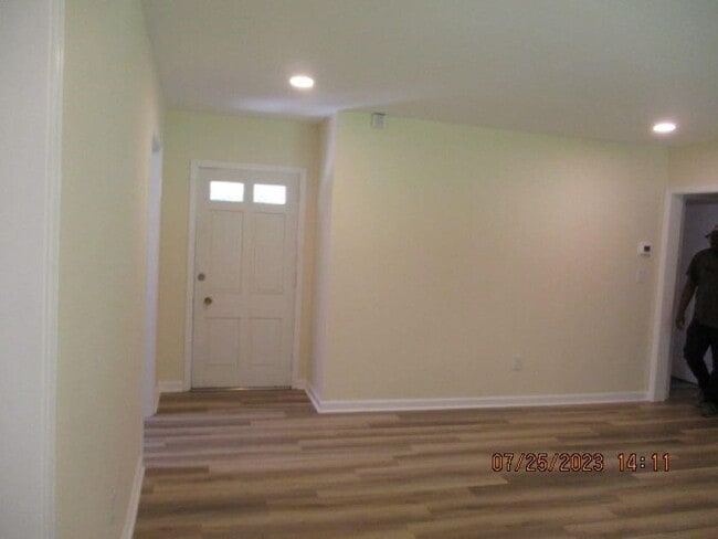 Building Photo - 2032 Rector Dr SW