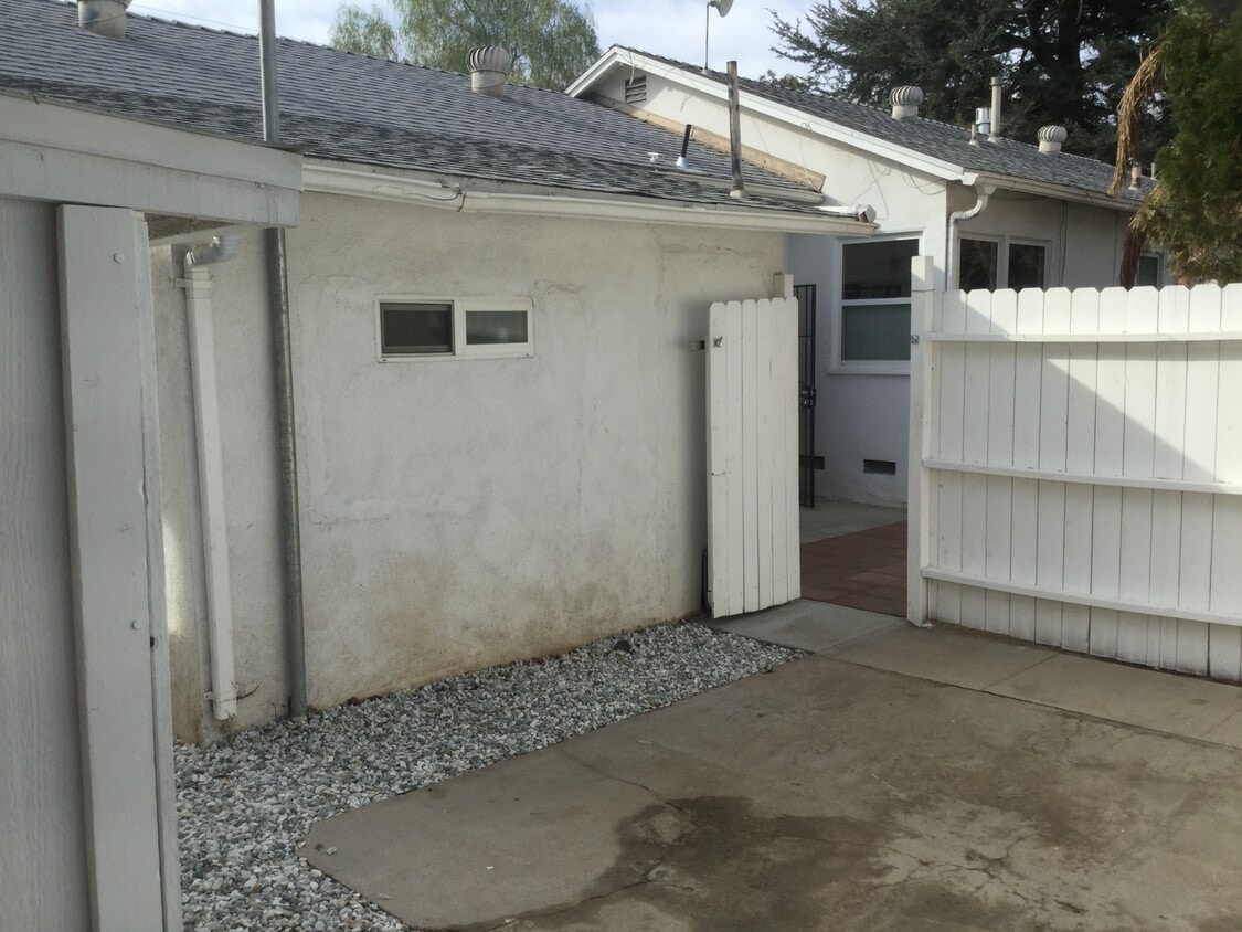 Building Photo - 20957 Community St