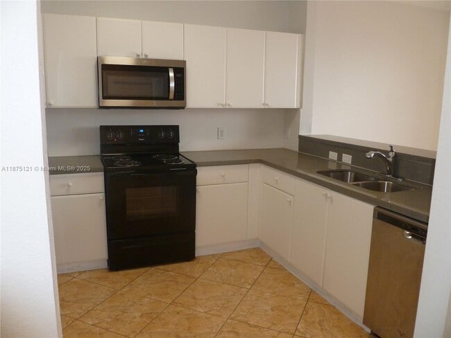 Building Photo - 4252 SW 156th Ave