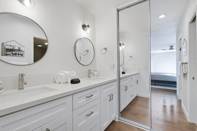 Building Photo - 521 S Sierra Ave