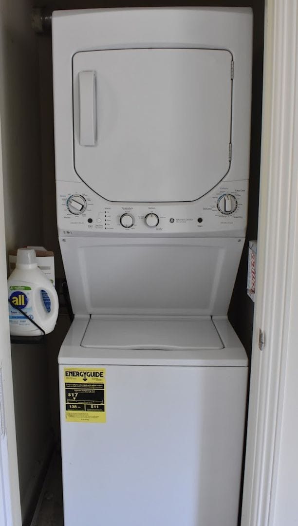 Building Photo - Unfurnished - Upgraded Condo -The Bluffs a...