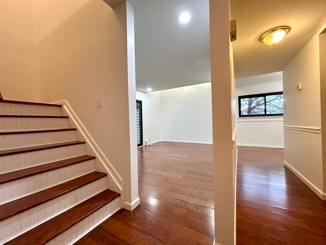 Building Photo - 1625 Merry Oaks Rd