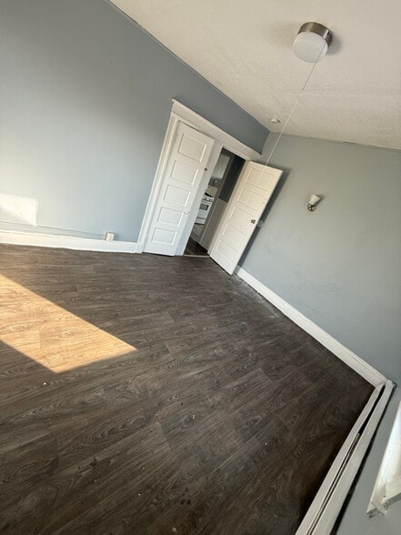 Building Photo - 10 Erwin Pl