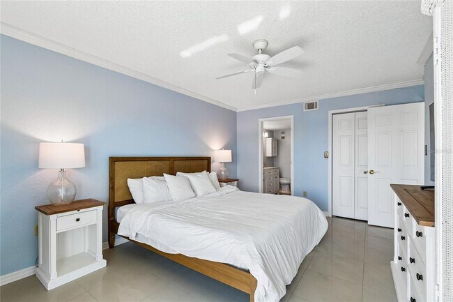 Building Photo - 719 Pinellas Bayway S