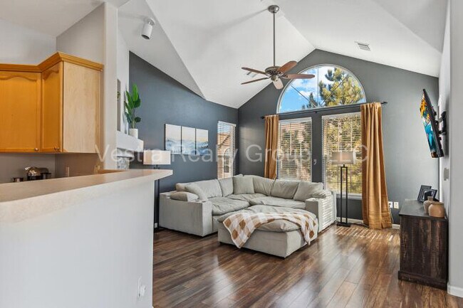 Building Photo - 3912 S Carson St