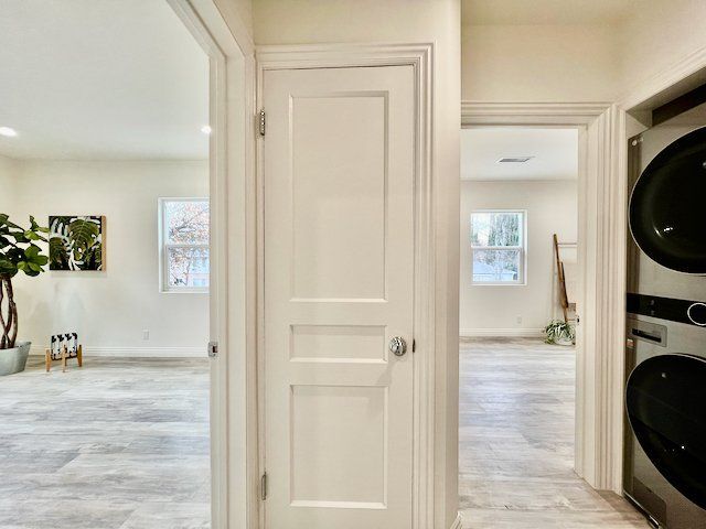 Building Photo - 124 N Pass Ave