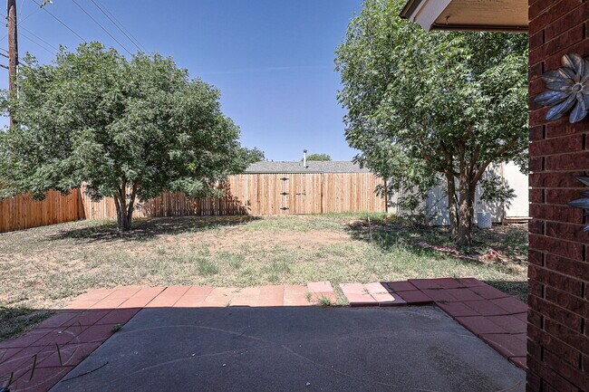 Building Photo - Welcome home to this beautifully updated 3-bedroom, 2-bath home nestled on a quiet cul-de-sac in ...