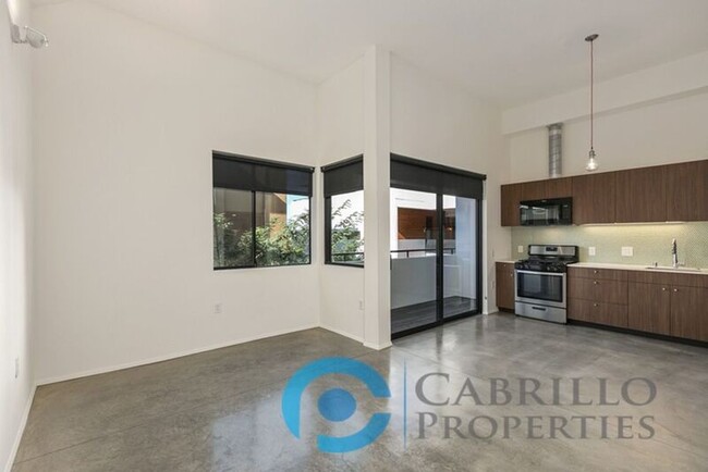 Building Photo - 2870 Fourth Avenue