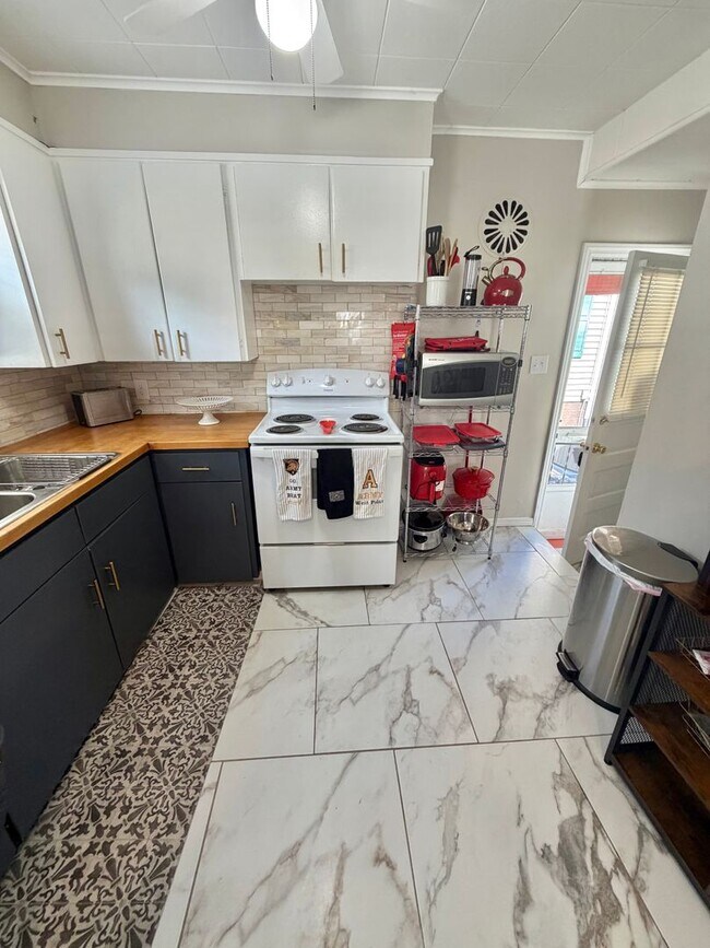 Building Photo - For Rent –Beautiful Home Minutes from West Point and Roe Park