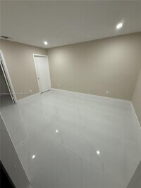 Building Photo - 5515 W 27th Ln