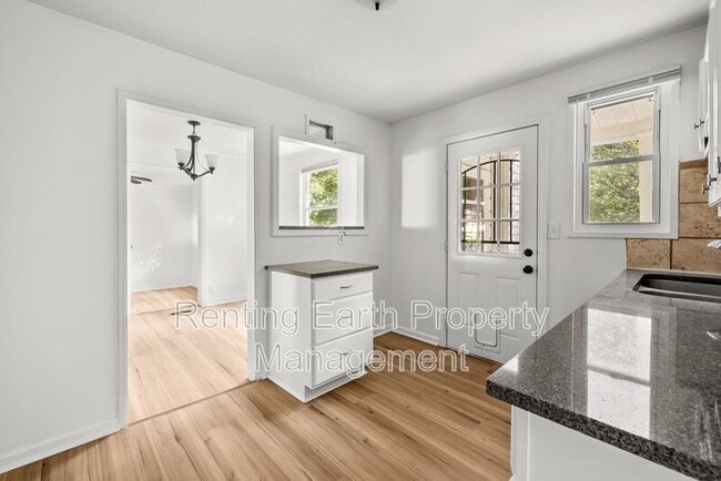 Building Photo - 604 Annie Laura Dr