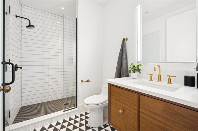 Building Photo - 9 W Walton St