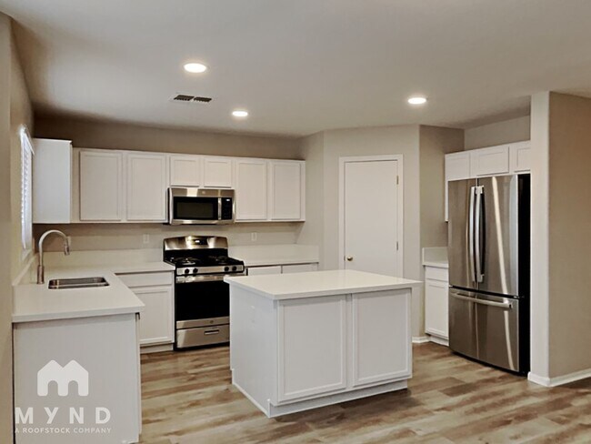 Building Photo - 12622 W Myer Ln