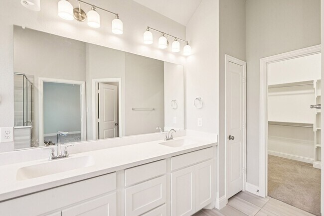 Building Photo - 1709 Everitt Trail