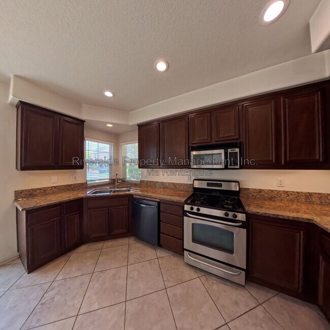 Building Photo - 4031 Cey Ct