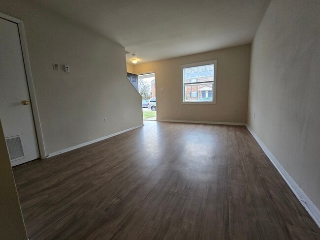 Building Photo - 1707 Chicago Ave