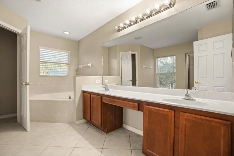 Building Photo - 14214 Prunningwood Pl