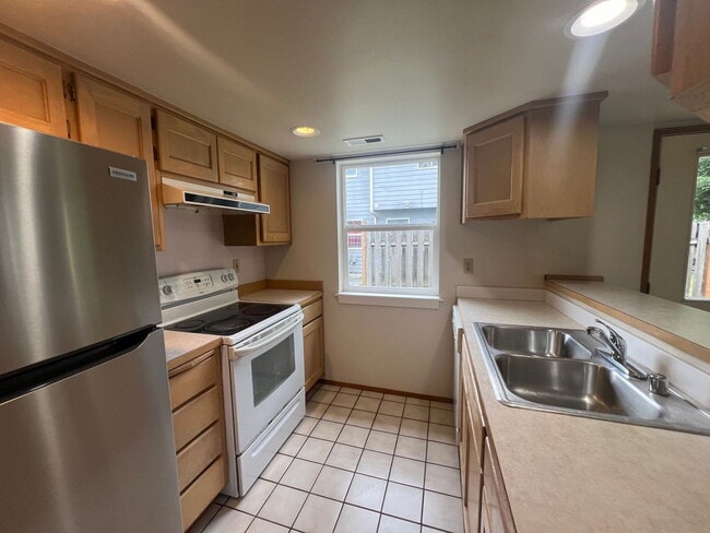 Building Photo - 2217 W Xenia Ln