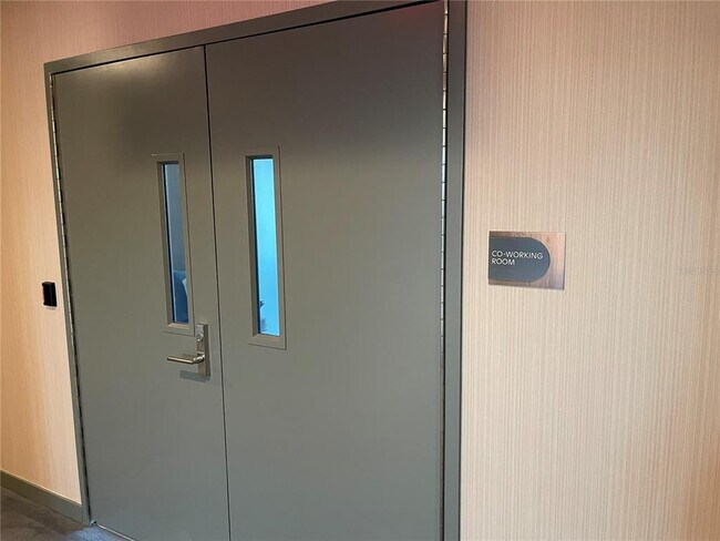 Building Photo - 400 Central Ave