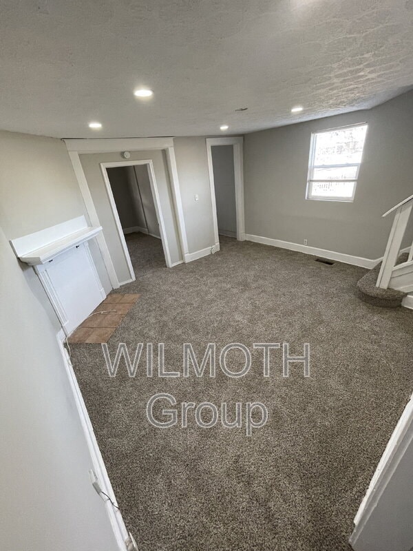 Building Photo - 37 N Randolph St