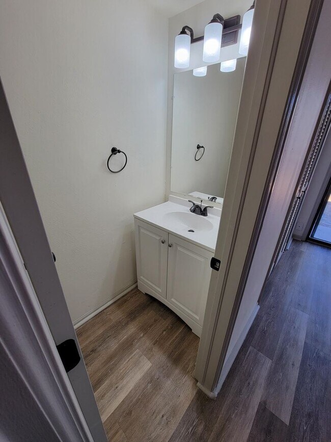 Building Photo - Stunning Mountain Views with Private Garage! 2 Bed/1.5 Bath Townhouse! Coming Late April!