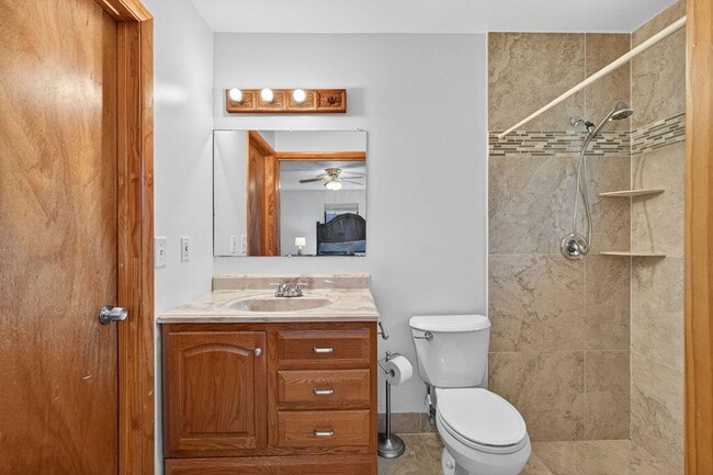 Building Photo - 6012 Hickory Dr