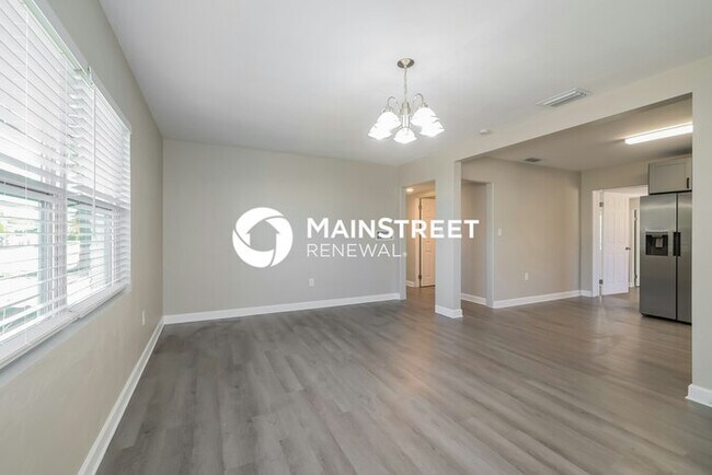Building Photo - 3 Bedroom Pet-Friendly Home in WINTER HAVEN, FL with Main Street Renewal
