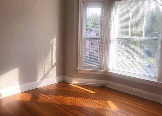 Building Photo - 344-348 Howell Avenue