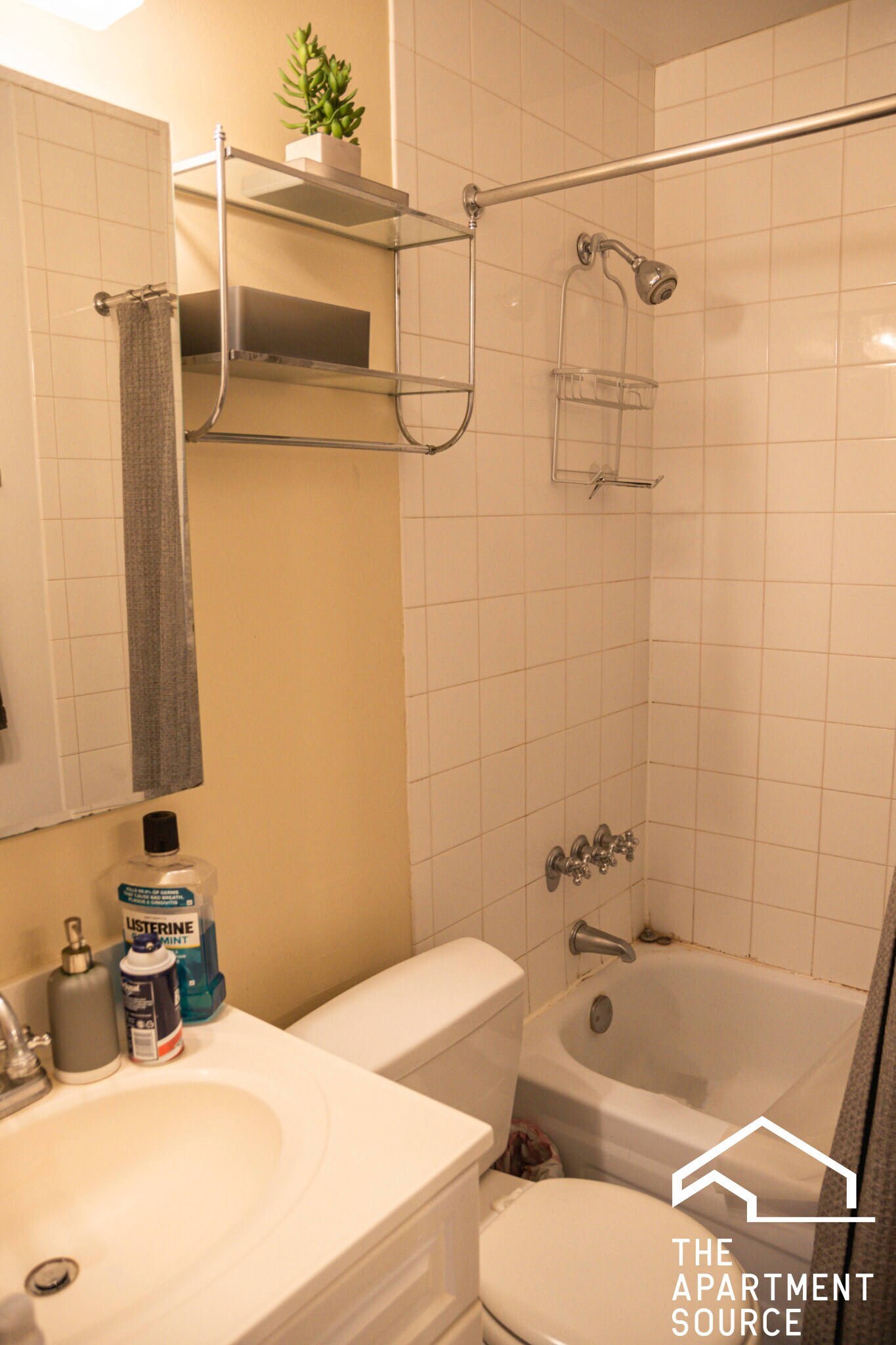 Building Photo - 607 W Wrightwood Ave